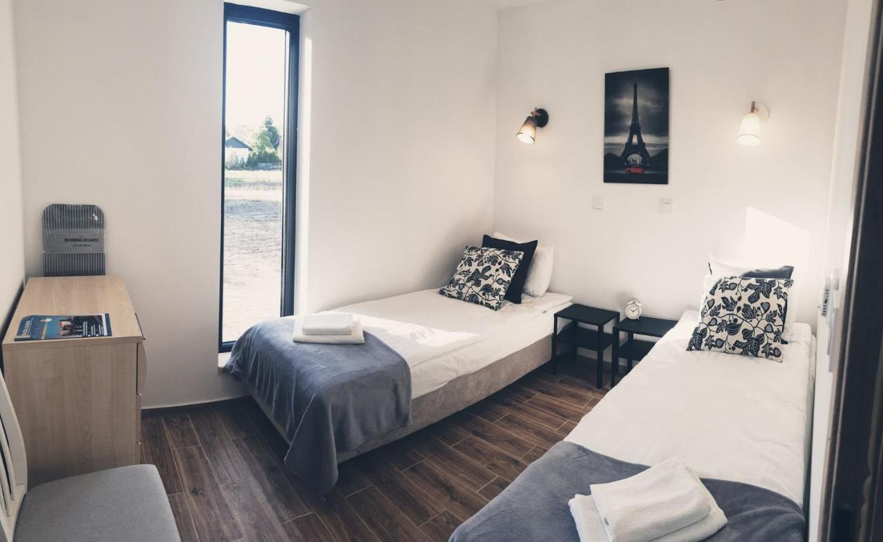 Hotel Bursztynowy Jozefow na Wisla Exteriör bild