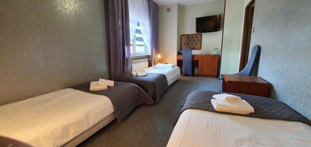 Hotel Bursztynowy Jozefow na Wisla Exteriör bild