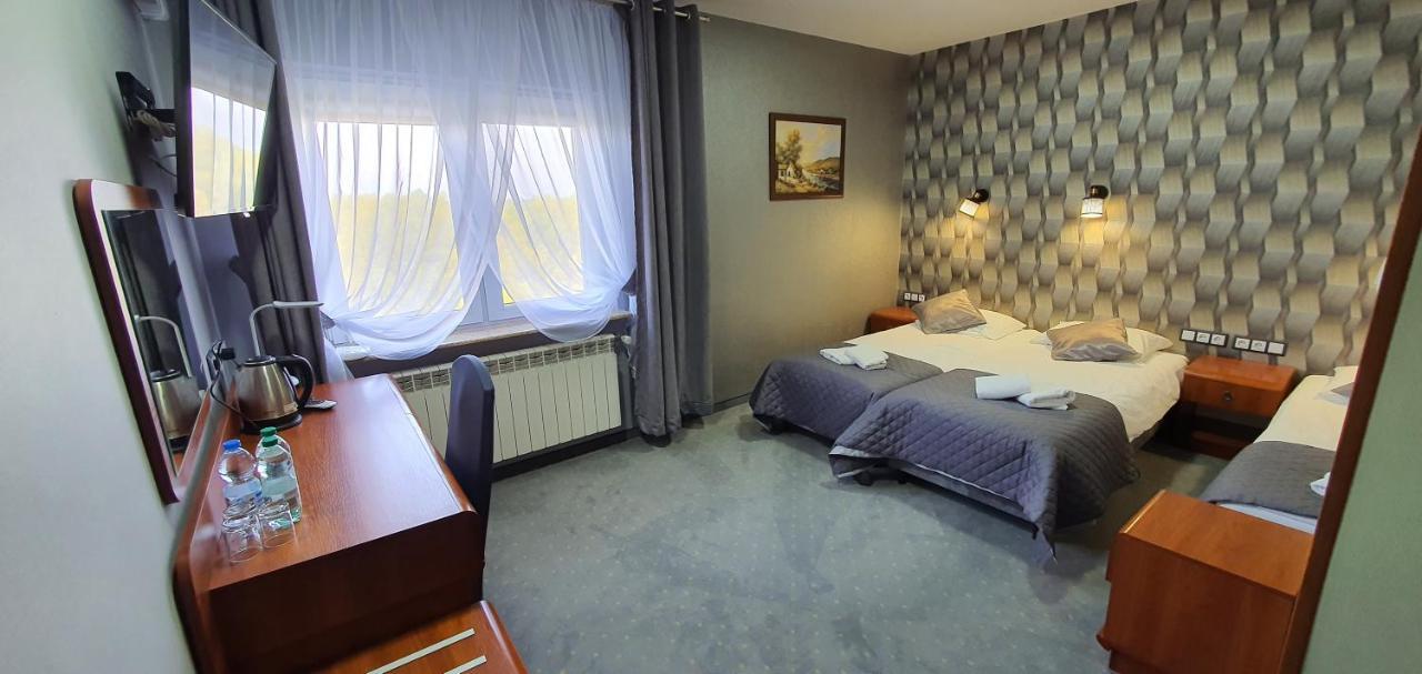 Hotel Bursztynowy Jozefow na Wisla Exteriör bild