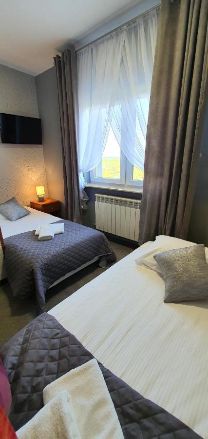 Hotel Bursztynowy Jozefow na Wisla Exteriör bild