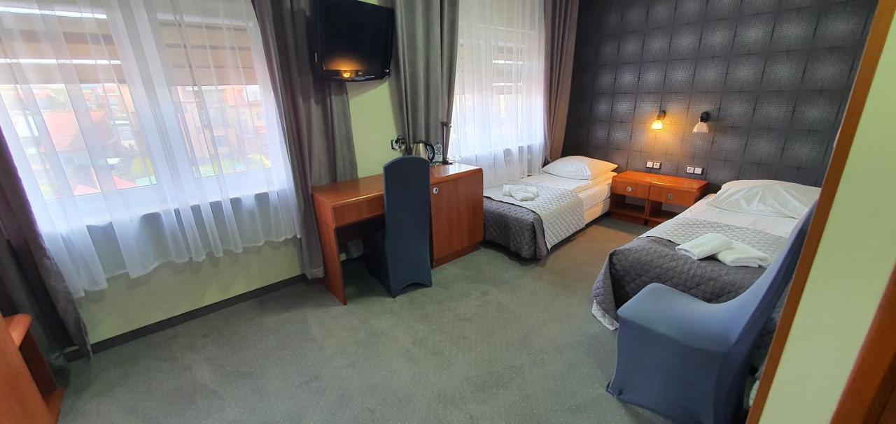 Hotel Bursztynowy Jozefow na Wisla Exteriör bild
