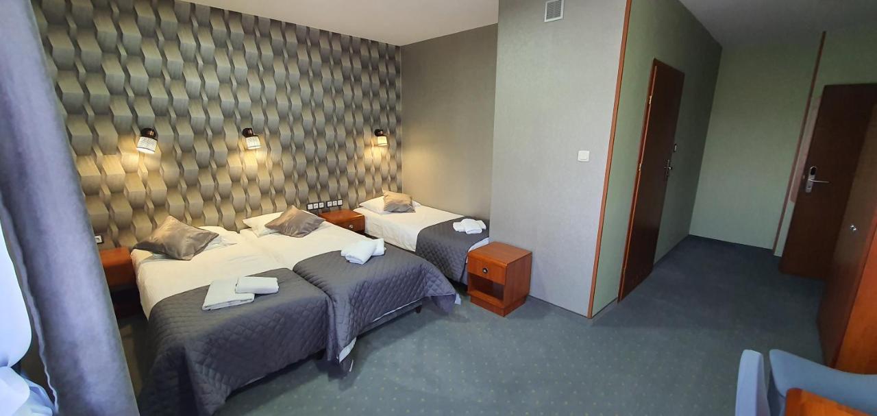 Hotel Bursztynowy Jozefow na Wisla Exteriör bild