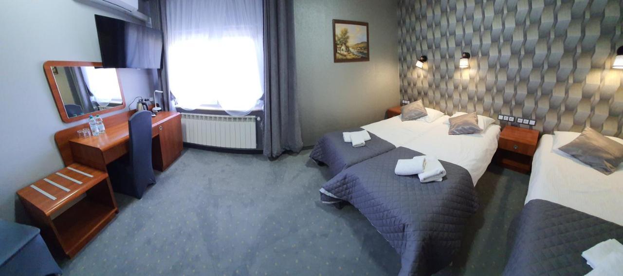 Hotel Bursztynowy Jozefow na Wisla Exteriör bild