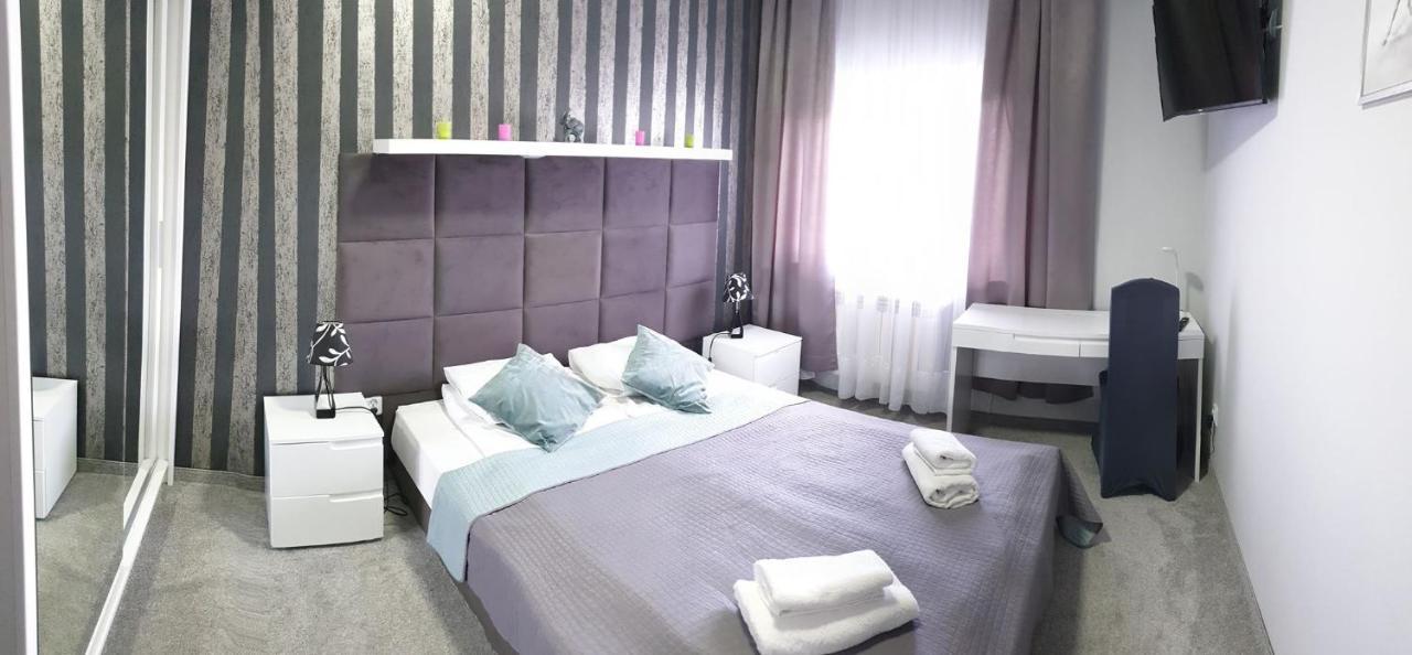 Hotel Bursztynowy Jozefow na Wisla Exteriör bild