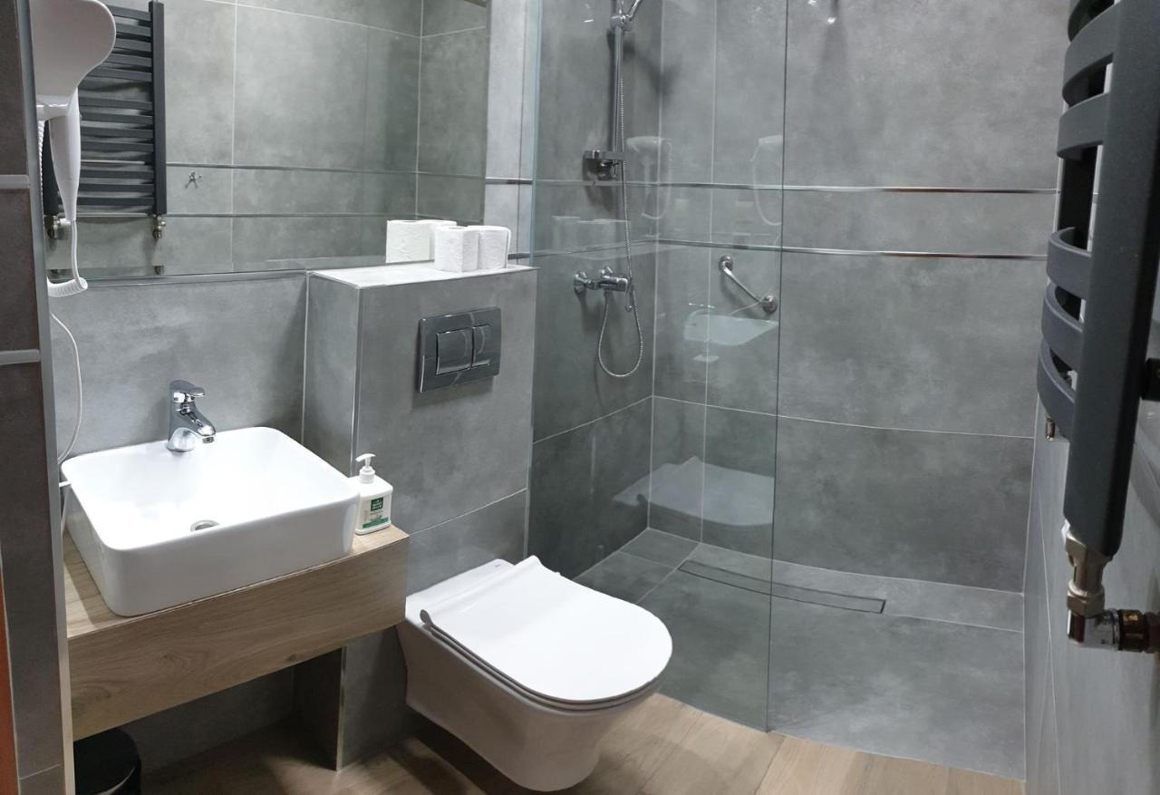 Hotel Bursztynowy Jozefow na Wisla Exteriör bild